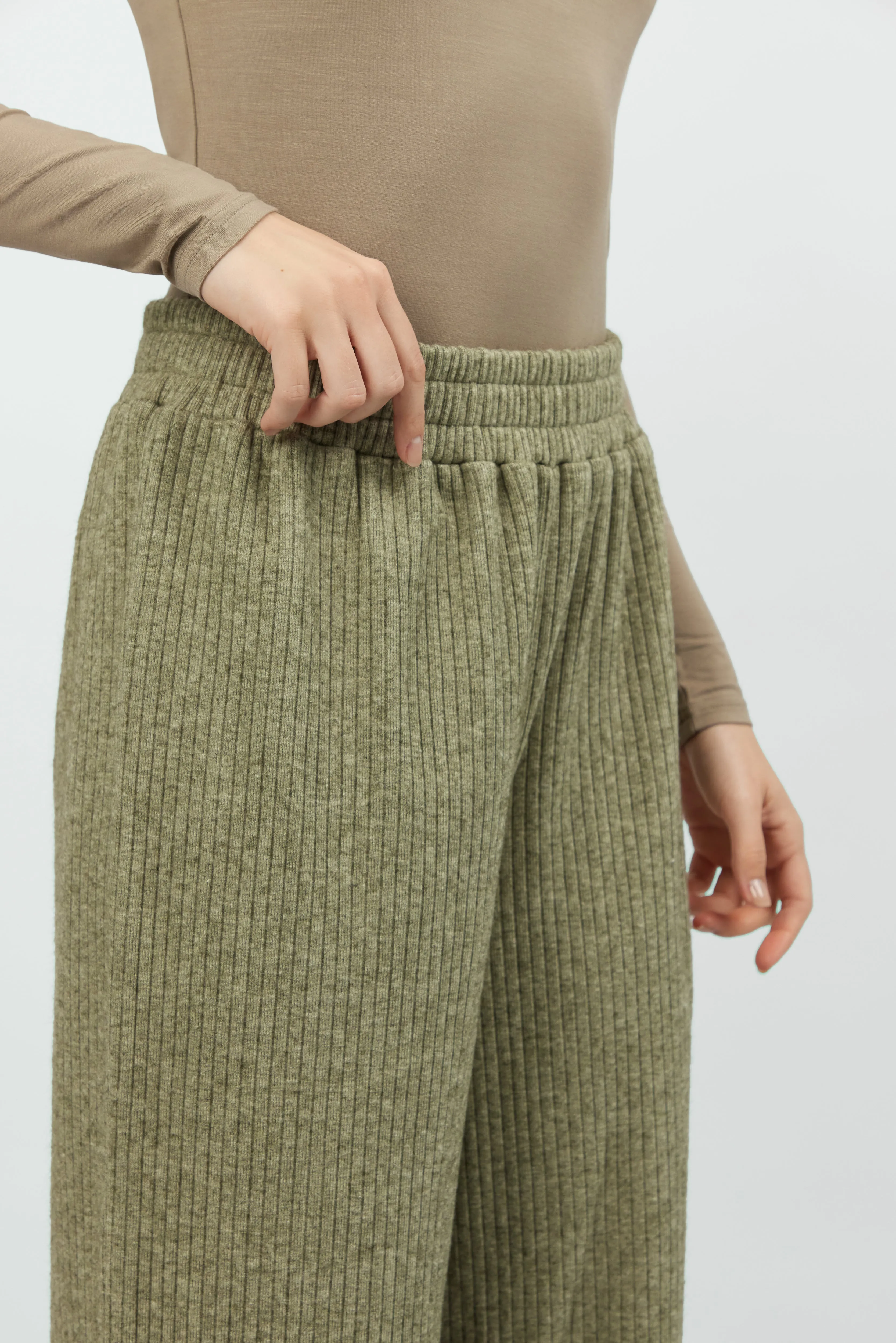 Knit Relaxed Fit Pants - Olive