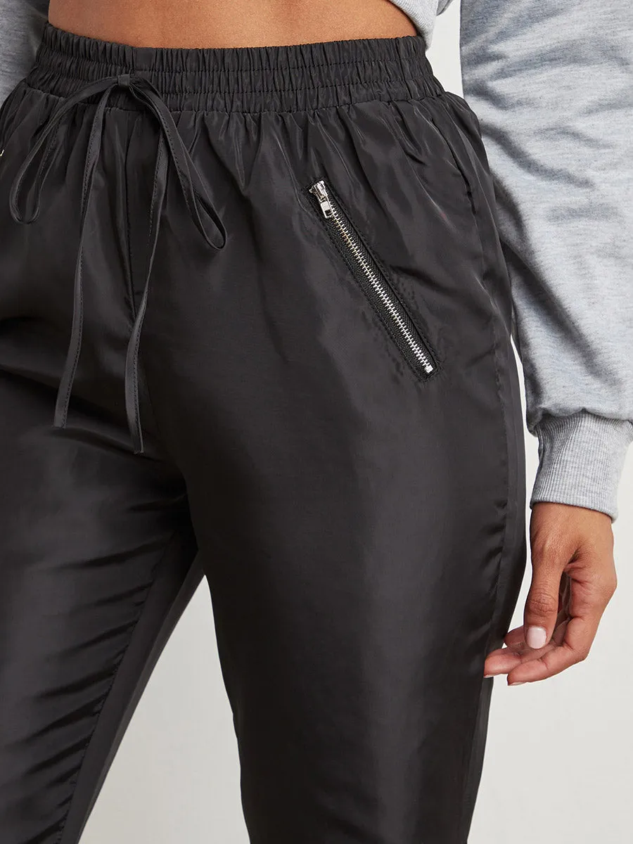 Relaxed Fit Jogger with Zip Pocket FD