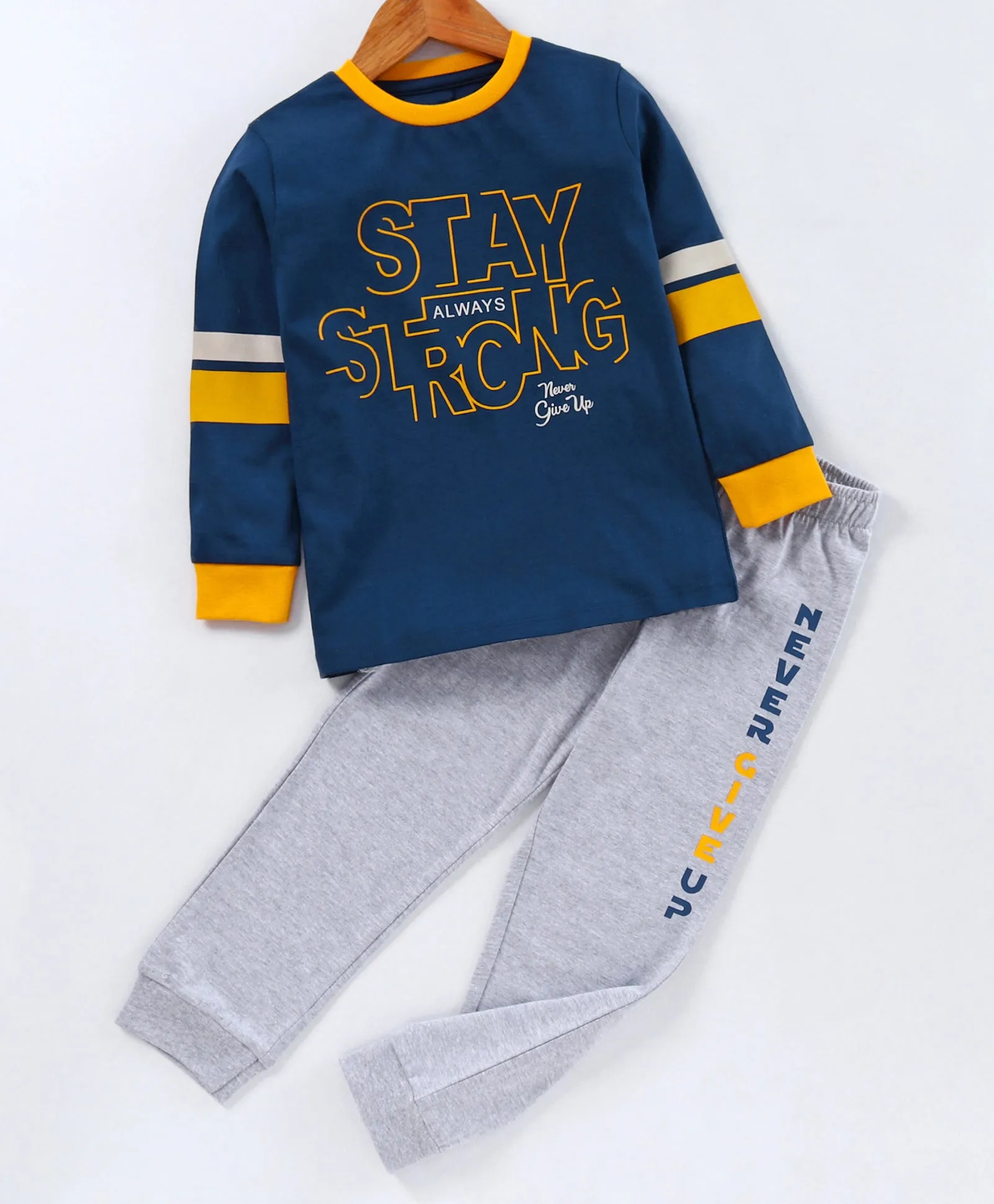 Ventra Stay Strong Printed Nightwear